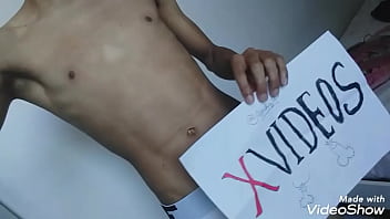 Preview 1 of Mom Catch Son In Washroom - Mostrando a rola pro Xvideos