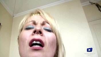 Preview 4 of Jolena Jones - Marion,  tout ce qu&#039_elle demande c&#039_est une bite en elle