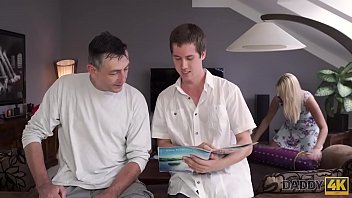 Preview 1 of Romantic Girl Cum - DADDY4K. Mec se r&eacute_veille et attrape la bite dure de p&egrave_re blond