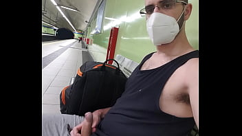 Preview 3 of Cumshot To Face Public - Se pone dura en el metro