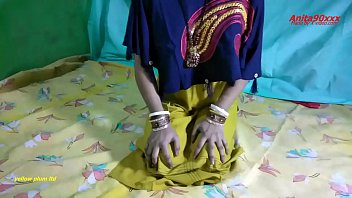 Preview 1 of Dog Xxwoman - Indian bhabi ko akele ghar pe home made muka dekh chudai ker Dali Indian hot sexy bhabi