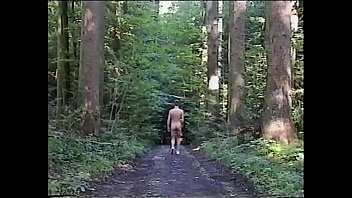 Preview 3 of Slime Girls - BluttBoy spaziert nackt im Wald