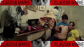 Preview 1 of Ooh Aah Porn - A la gorda le gusta que le follen el coño y el culo con un palo. Esto es sado amateur casero del bueno. Porno espa&ntilde_ol de esta curvy perfecta