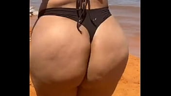Preview 4 of Brett Mycles - Tia bailando en tanga tiene un culote . Aunt dancing big ass on thong