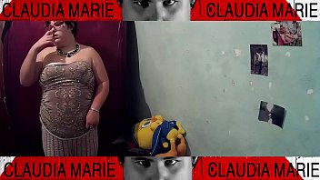 Preview 1 of True To Life Fuck - Sexo y movil una buena combinaci&oacute_n para que te coman el coño mientras te distraes jugando