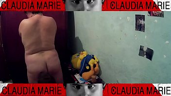 Preview 4 of True To Life Fuck - Sexo y movil una buena combinaci&oacute_n para que te coman el coño mientras te distraes jugando