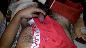 Preview 2 of Sex Perawan Cilik - Me la jalo y me corro en mi boxer rojoJonathan