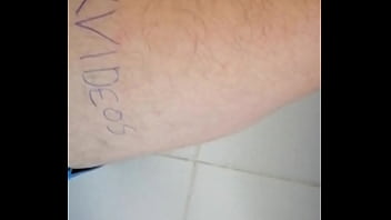 Preview 1 of Cute Baby Fucks In Bath - V&iacute_deo de verificaci&oacute_n
