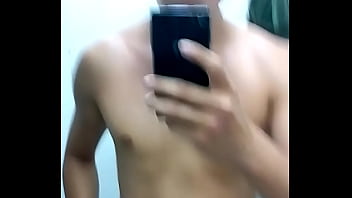 Preview 1 of Grifflth Bruce - MOSTRANDO O PAU NO VESTI&Aacute_RIO #1