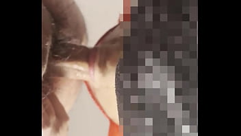 Preview 2 of New Yearsxxx - Rica mamada a este pene peque&ntilde_o,  que suertudo.