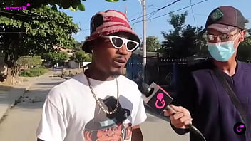 Preview 3 of First Time Blad Pron - Seguimos con m&aacute_s de este gran recorrido en nueva colombia con el chicle tv