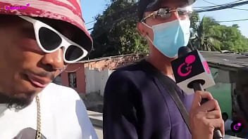 Preview 4 of First Time Blad Pron - Seguimos con m&aacute_s de este gran recorrido en nueva colombia con el chicle tv