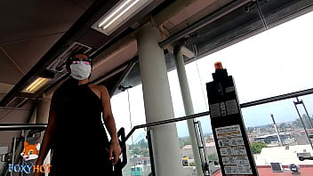 Preview 3 of Sunny Levan Sex Video Hd - travesuras en el metro de la ciudad en cuarentena,  me desnudo y me masturbo (video completo en MI CANAL PREMIUM DE XVIDEOS)