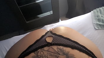 Preview 2 of Amateur Brush - Mamando rica verga en tanga,  se la mamo hasta sacar su lechita caliente,  los mecos de mi esposo saben riqu&iacute_simo