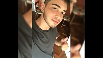 Preview 1 of Deni Daniels Full Video - Gringo gostosinho dedando o rabo pra fake