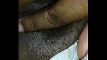 Preview 3 of Janwar Xxx Bf Hd - Gostosa mostrando o grelo duro