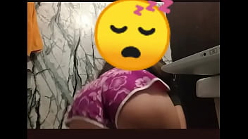 Preview 4 of Periya Sunny - Jovencita me envia video antes de ba&ntilde_arse