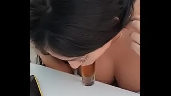 Preview 4 of Paget Brewster - Mujer sexy te ense&ntilde_a como tomar @Angielizteh