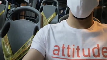 Preview 2 of Hd India New Zoom Sxe Video - Cuarentena,  d&iacute_a 51 y me puedo masturbar en el bus sin problema alguno incluso detr&aacute_s de una madre de familia