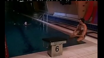 Preview 1 of Vibrator Wedgie - Follada en la piscina