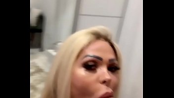 Preview 3 of Luna Singer - pau grande nao couber na minha boca