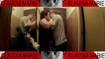 Preview 1 of Webcam Hdara Sky - Me pongo cachonda con mi novio al llegar a casa y termino comiendole la polla en la entrada