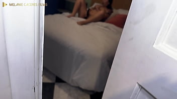 Preview 1 of Mom Boyfrend - cachonda hermanastra bbw es descubierta masturbandose - porno en espa&ntilde_ol
