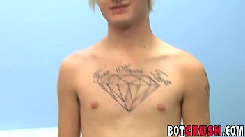 Preview 4 of Hairy Mom Pee - Playful Austin Mitchell cums on himself after masturbating