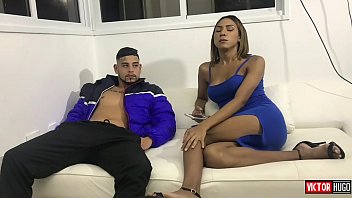 Preview 1 of Deutsche Zuhause Fausten Bdsm - PRIMEIRA VEZ DELE COM UMA TRANS EXPERIENTE