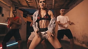 Preview 2 of Babysitter Gets Black Rod - Shevchenko e Elloco feat MC Mari - Xereca De Mel ( Clipe Oficial )