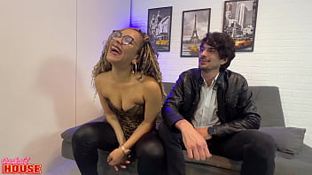 Preview 2 of Xxx Xx Anal Video - Baiana novinha fazendo sexo grupal junto com o namorado corno