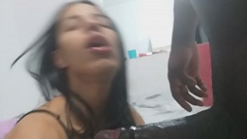 Preview 2 of Salesman Matrue - morena safada fazendo garganta profunda  e engolindo leitinho do negao
