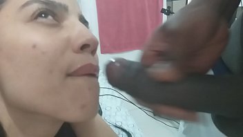 Preview 4 of Salesman Matrue - morena safada fazendo garganta profunda  e engolindo leitinho do negao