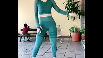Preview 2 of Full Hd Group Sex Porno - No sabe bailar