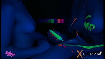 Preview 3 of W Site - Lady Bel - Neon Party - Continua no red