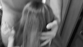 Preview 2 of Wife Hairy Pussy - Me chupan la pija