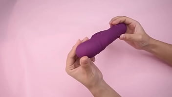 Preview 2 of Girl Hand Fucking - Automatic Vibration Dildo