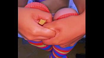 Preview 1 of Doctor Xnxx Shaziya Sahari - El estudiante invit&oacute_ a la madrastra a su habitaci&oacute_n,  y no se detuvieron en caricias.