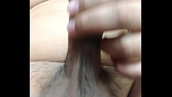 Preview 4 of Sex Ladyboy And Boy And Girl - Buena masturbada alguien se anima