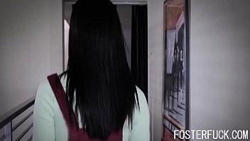 Preview 1 of Eatimg Pussy Mom - Foster stepDaughter Fucks s. StepDaddy- Jazmin Luv