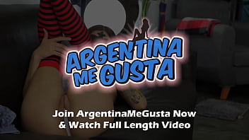 Preview 4 of Pervstepmom Blowjob - Cheeky Shorts Beautiful Skinny Babe With a Longue Tongue and Round Ass!