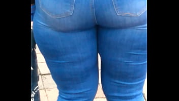 Preview 4 of Anal Lezporn - Fat Juicy Dominican Ass at the Bus Stop
