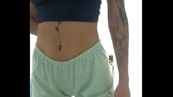 Preview 1 of Hd 1080 Hairy Public - Novinha mostra tudo na Live