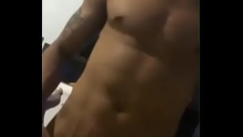 Preview 4 of Neighbors Pie - Morena gostosa me gravou comendo ela no instagram