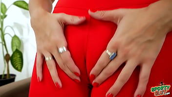 Preview 2 of Mausi And Son Xxx Video Hotal - Huge Puffy Cameltoe in Tight Red Leggings Latina Working Out.