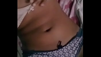 Preview 2 of Momsy Xxx - Tocandose y mostrando sus tetas V.J