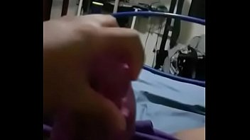 Preview 3 of Sleeping Moms Porn - masturb&aacute_ndomelos con condon