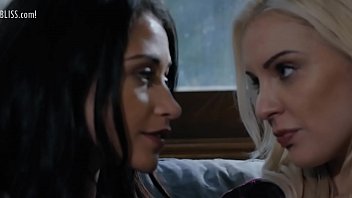Preview 2 of Gu S - Avi Love,  Kenzie Taylor find some alone time