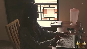 Preview 1 of Katerina Jada Anal Porno - Marido pega Mulher no Flagra se masturbando e decide terminar o servi&ccedil_o