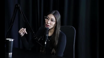 Preview 4 of Foll Sex Vedeyos - Ama a profiss&atilde_o de atendente,  tinha contas secretas na pandemia,  tem h&aacute_bito de bater siririca antes de dormir e nunca teve problema com os clientes - Melina Khalifa (WATCH ON: SHEER/RED)